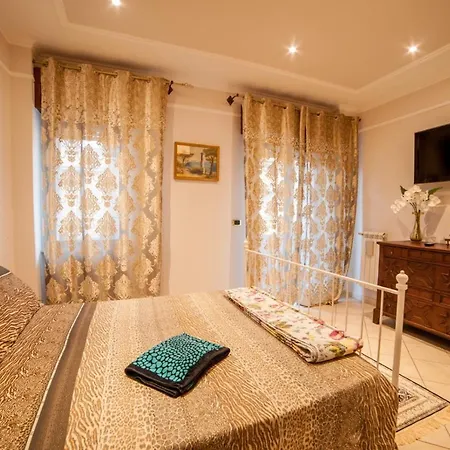 Neptune Prestige Near Rome Nyaraló