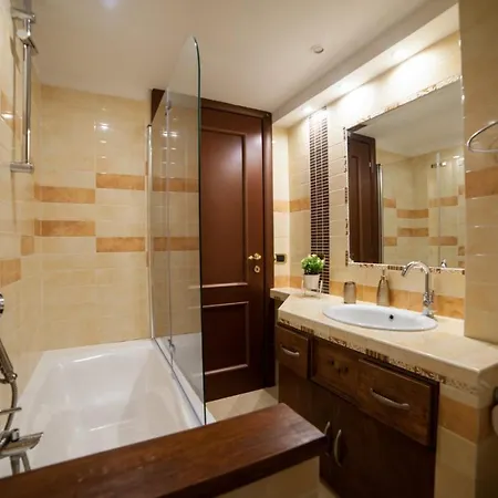 Neptune Prestige Near Rome Nyaraló *